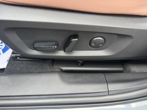 New 2025 Mitsubishi Outlander SEL image 9