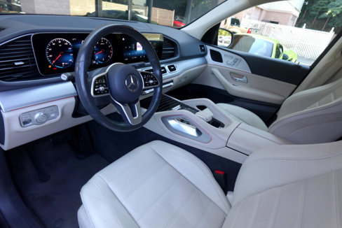 Used 2020 Mercedes-Benz GLE 350 4MATIC w/ AMG Line Exterior image 19