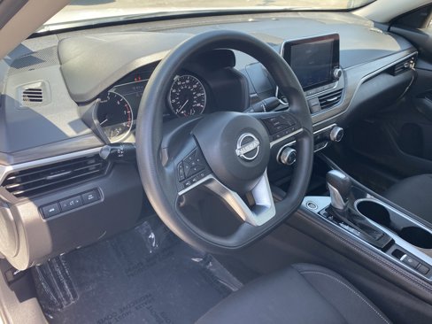 Used 2023 Nissan Altima 2.5 SV image 16
