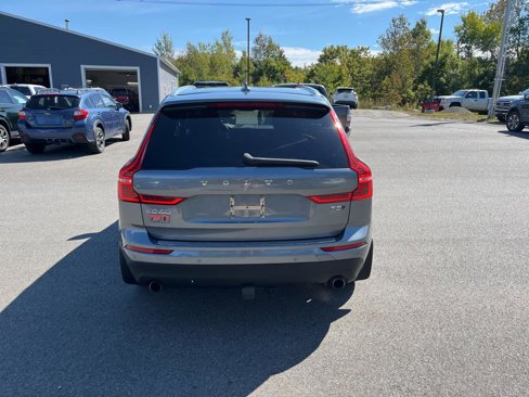 Used 2019 Volvo XC60 T5 Momentum w/ Multimedia Package image 2