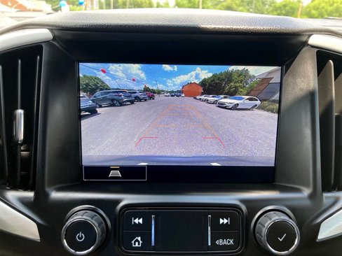 Used 2023 GMC Terrain SLT image 29