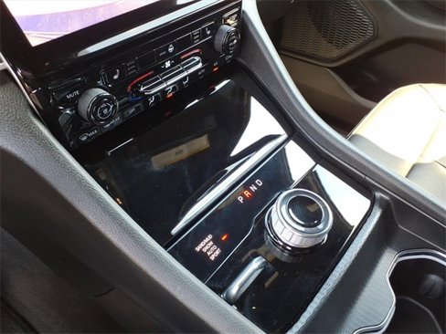 Used 2024 Jeep Grand Cherokee L Limited image 22