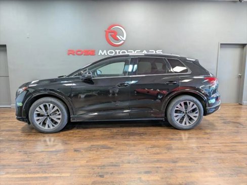 Used 2023 Audi Q4 e-tron Premium Plus w/ Premium Plus image 2