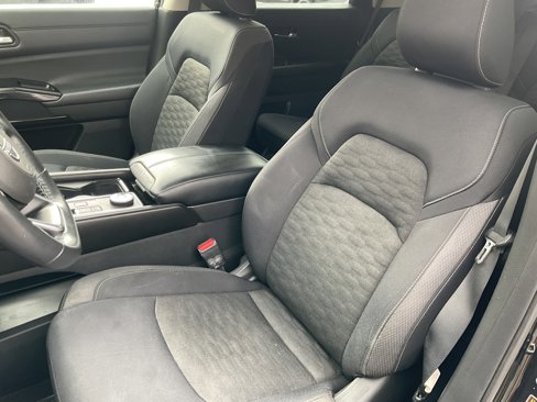 Used 2024 Nissan Pathfinder SV image 30