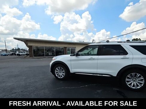 Used 2023 Ford Explorer Limited w/ Limited Technology Package image 4