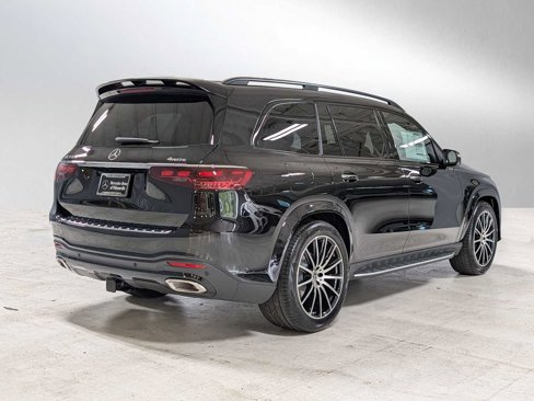 New 2026 Mercedes-Benz GLS 580 4MATIC image 3