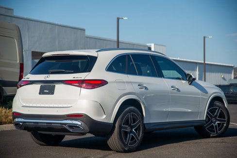 Used 2025 Mercedes-Benz GLC 300 4MATIC image 8