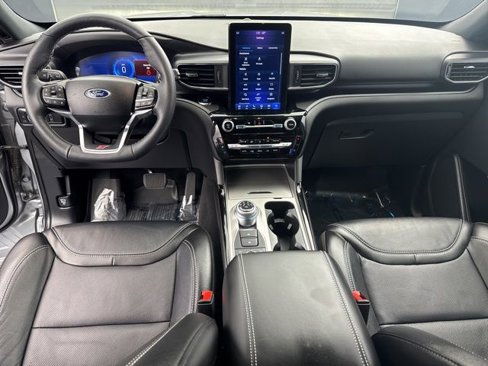 Used 2024 Ford Explorer ST w/ Technology Package image 11