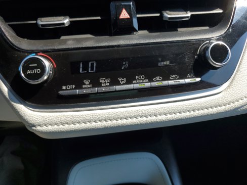 Used 2020 Toyota Corolla SE image 26