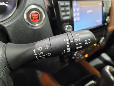 Used 2017 Nissan Rogue SL image 40