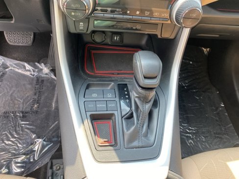Used 2019 Toyota RAV4 XLE image 15