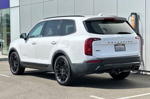 Used 2022 Kia Telluride EX w/ EX Premium Package image 3