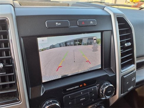 Used 2019 Ford F150 Lariat image 23