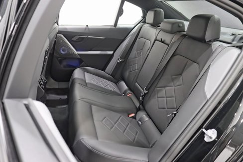 Used 2026 BMW 550e xDrive w/ Executive Package image 33