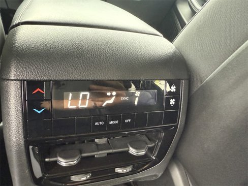 Used 2024 Jeep Grand Cherokee L Laredo image 38