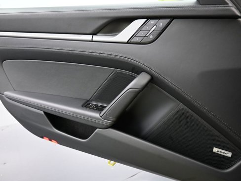 Certified 2025 Porsche 911 Carrera image 18
