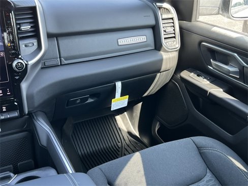 New 2026 RAM 1500 4x4 Crew Cab image 32