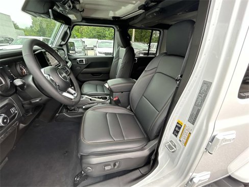 New 2025 Jeep Wrangler Sahara image 8