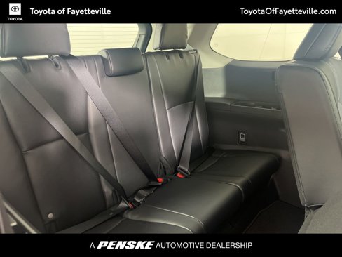 New 2026 Toyota Grand Highlander Limited image 16