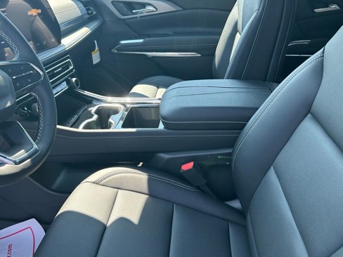 New 2026 Chevrolet Traverse LT w/ Sun and Wheel Package image 11