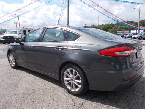 Used 2020 Ford Fusion SE image 16