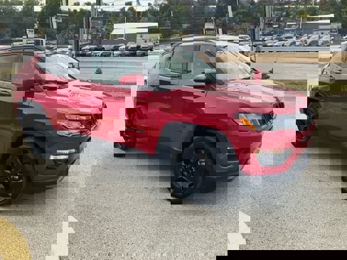Used 2020 Jeep Compass Latitude image 3