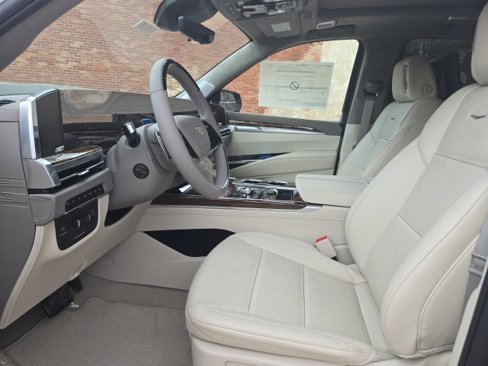 New 2026 Cadillac Escalade ESV Platinum Sport w/ LPO, ONYX Package image 7