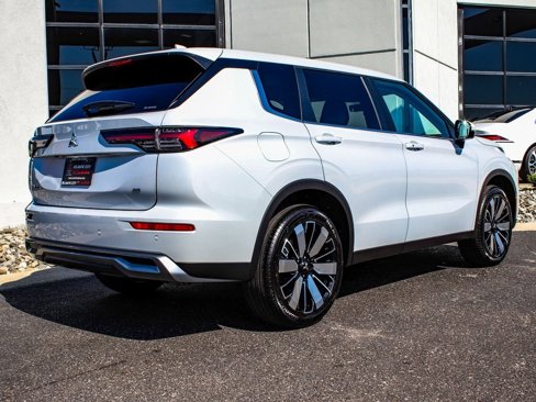 New 2025 Mitsubishi Outlander SE image 6