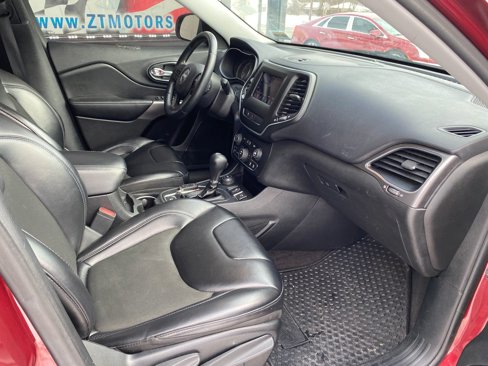Used 2019 Jeep Cherokee Latitude Plus image 12
