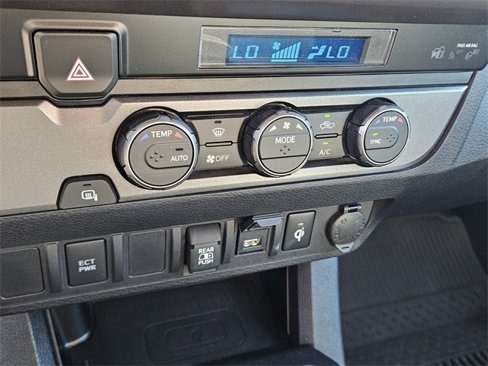 Used 2023 Toyota Tacoma TRD Sport image 21