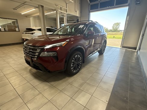 New 2026 Nissan Rogue Platinum w/ Platinum Premium Package image 2