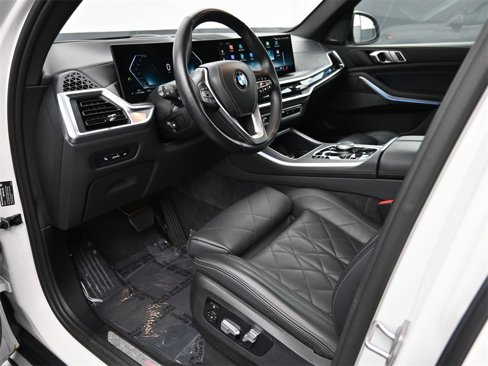 Used 2024 BMW X5 xDrive40i w/ Premium Package image 2