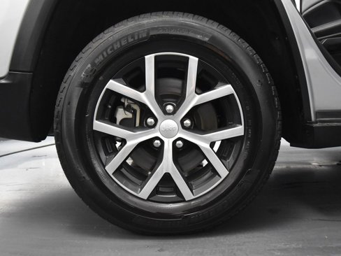 Used 2024 Jeep Grand Cherokee L Limited w/ Luxury Tech Group II image 16