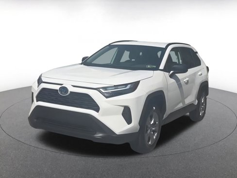 Used 2024 Toyota RAV4 LE image 7