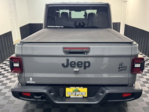 Used 2021 Jeep Gladiator Willys image 40