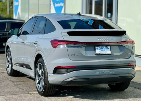 Used 2024 Audi Q4 e-tron Premium Plus w/ Premium Plus image 3