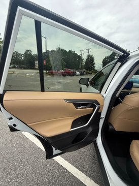 Used 2024 Toyota RAV4 XLE Premium image 9