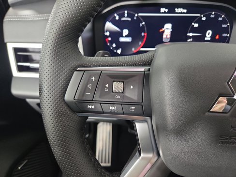 New 2025 Mitsubishi Outlander SEL image 15