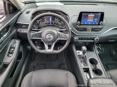 Used 2022 Nissan Altima 2.5 SV image 14