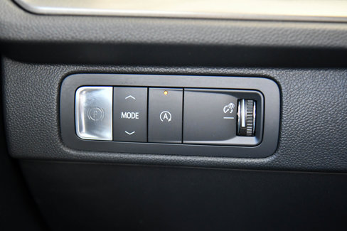 Used 2025 Chevrolet Traverse LT image 35