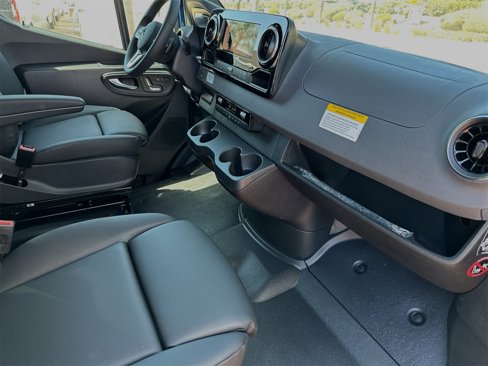 New 2024 Mercedes-Benz Sprinter 2500 image 17
