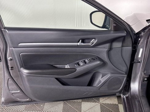 Used 2022 Nissan Altima 2.5 SV image 10