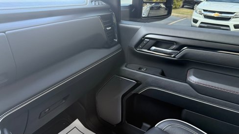 Used 2025 GMC Sierra 2500 AT4X image 65