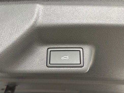 New 2025 Volkswagen ID. Buzz Pro S Plus image 10
