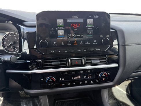 Used 2025 Nissan Pathfinder SL image 11