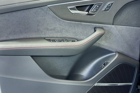 New 2025 Audi RS Q8 performance image 16