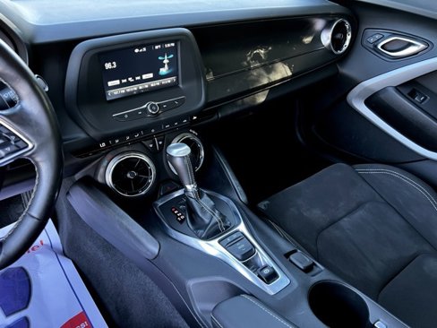 Used 2018 Chevrolet Camaro LT image 32