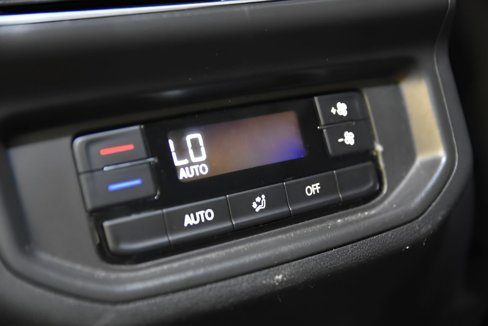 Used 2024 Volkswagen Atlas SE image 32