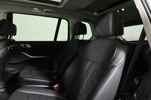 Used 2025 BMW X7 xDrive40i w/ Premium Package image 4