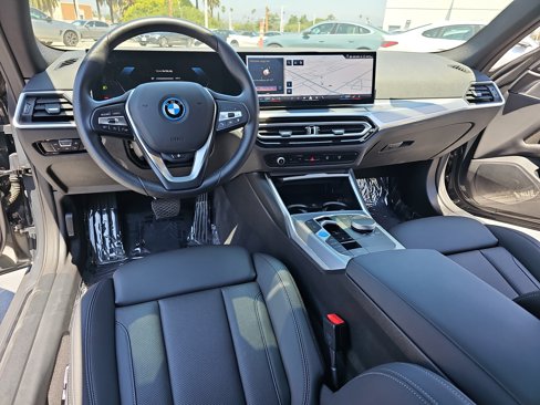 Used 2024 BMW i4 xDrive40i w/ Convenience Package image 16